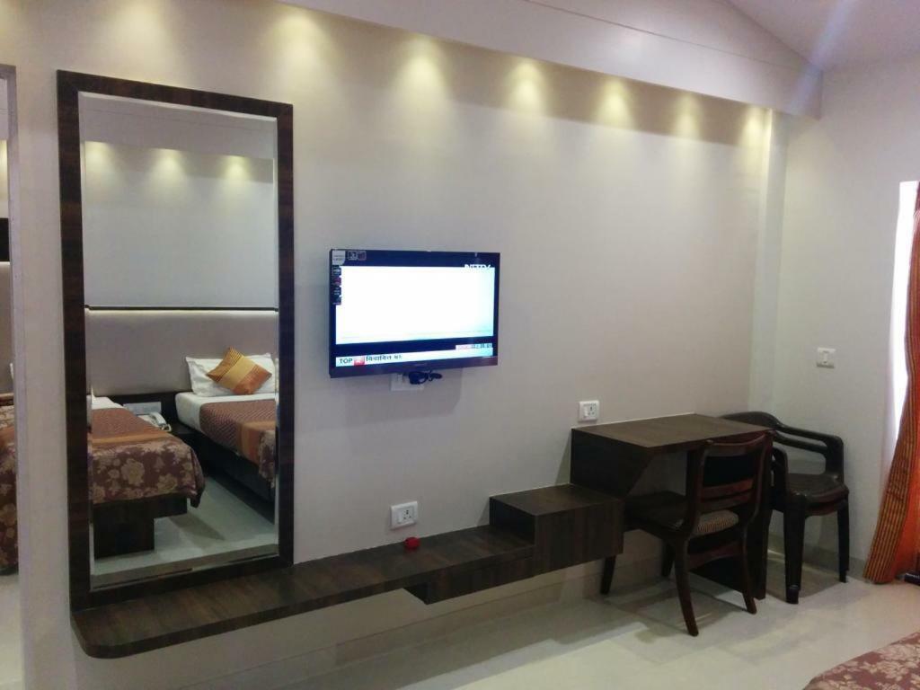 Usha Ascot Hotel Matheran Exterior foto