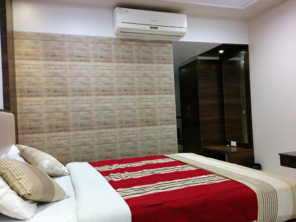 Usha Ascot Hotel Matheran Exterior foto