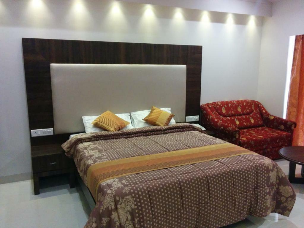 Usha Ascot Hotel Matheran Exterior foto