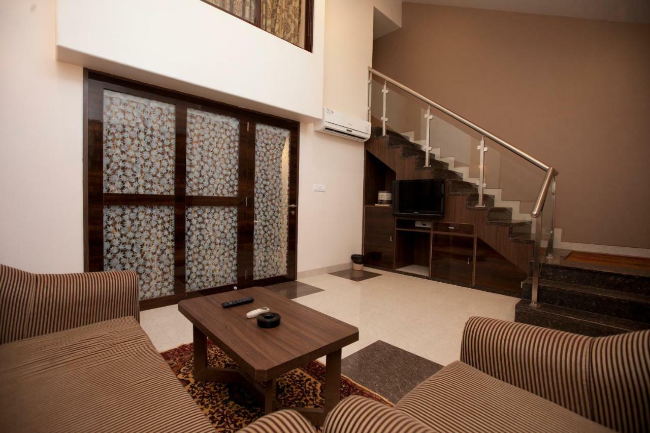 Usha Ascot Hotel Matheran Exterior foto