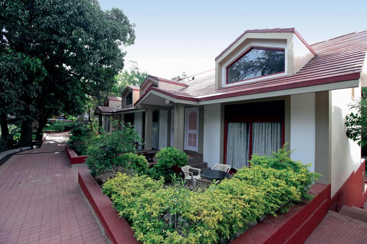 Usha Ascot Hotel Matheran Exterior foto