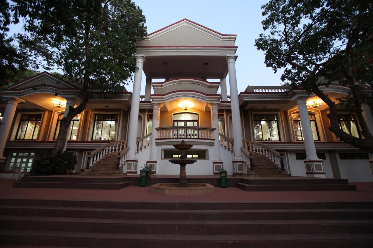 Usha Ascot Hotel Matheran Exterior foto
