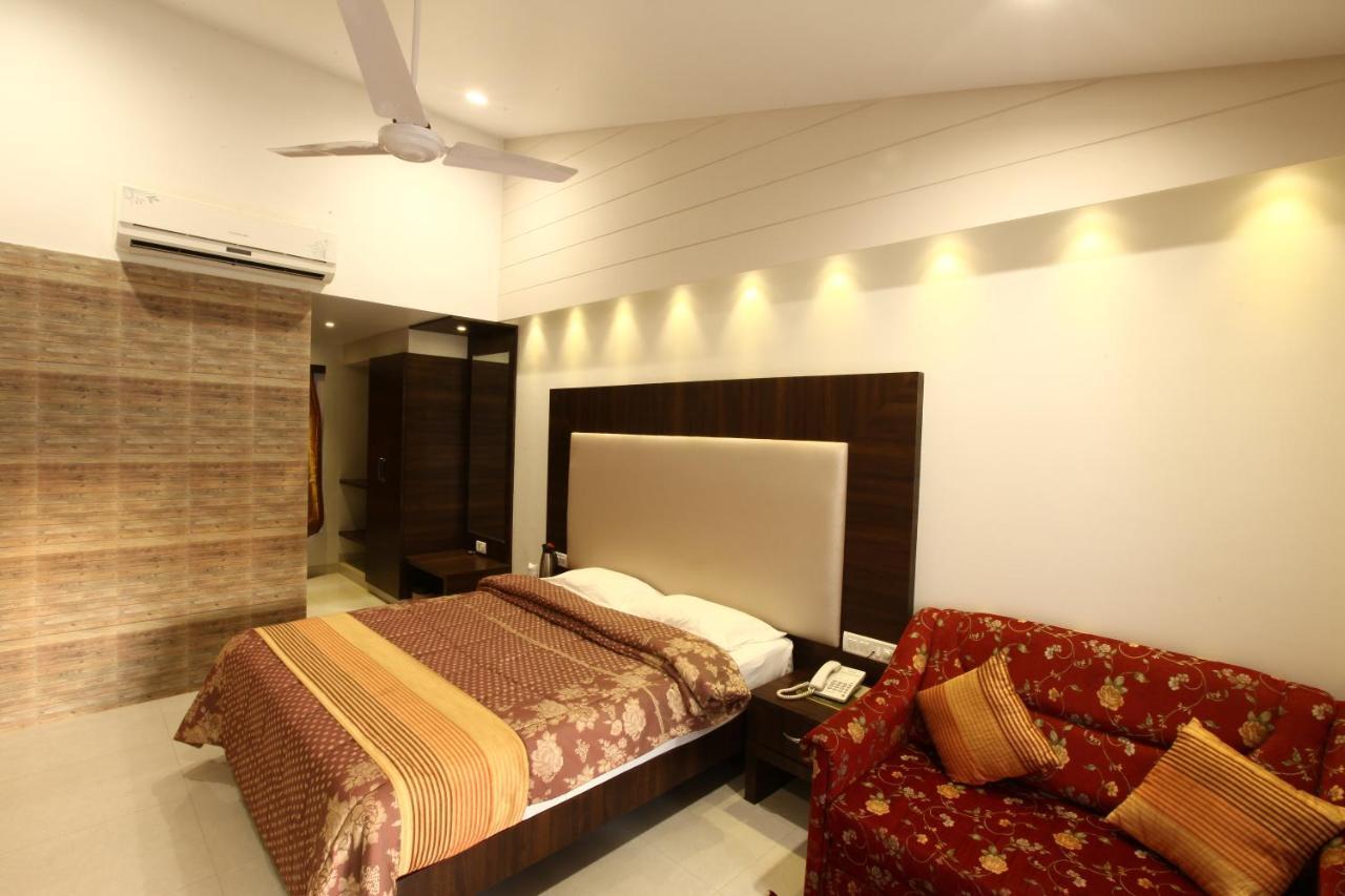 Usha Ascot Hotel Matheran Exterior foto