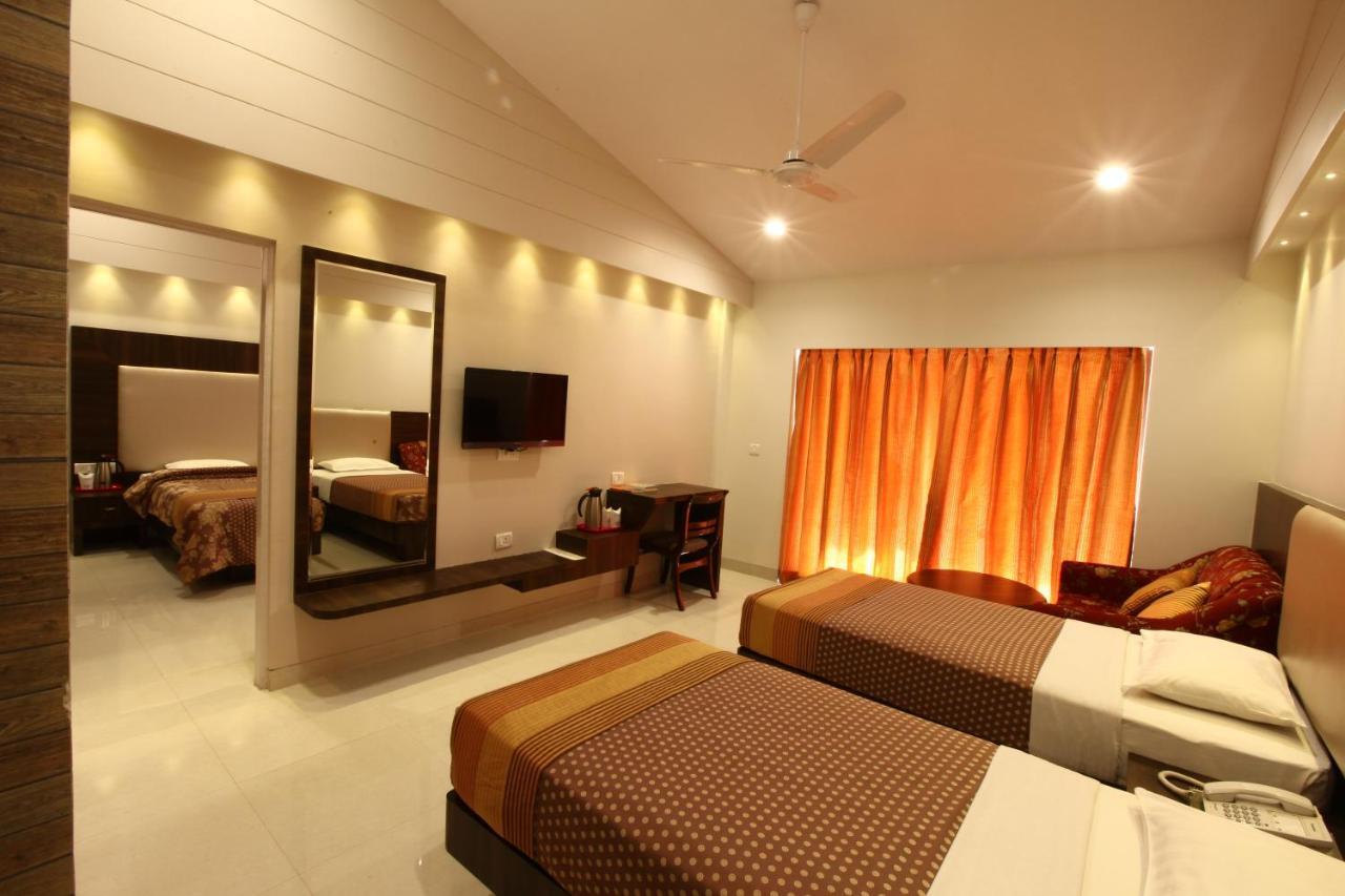 Usha Ascot Hotel Matheran Exterior foto