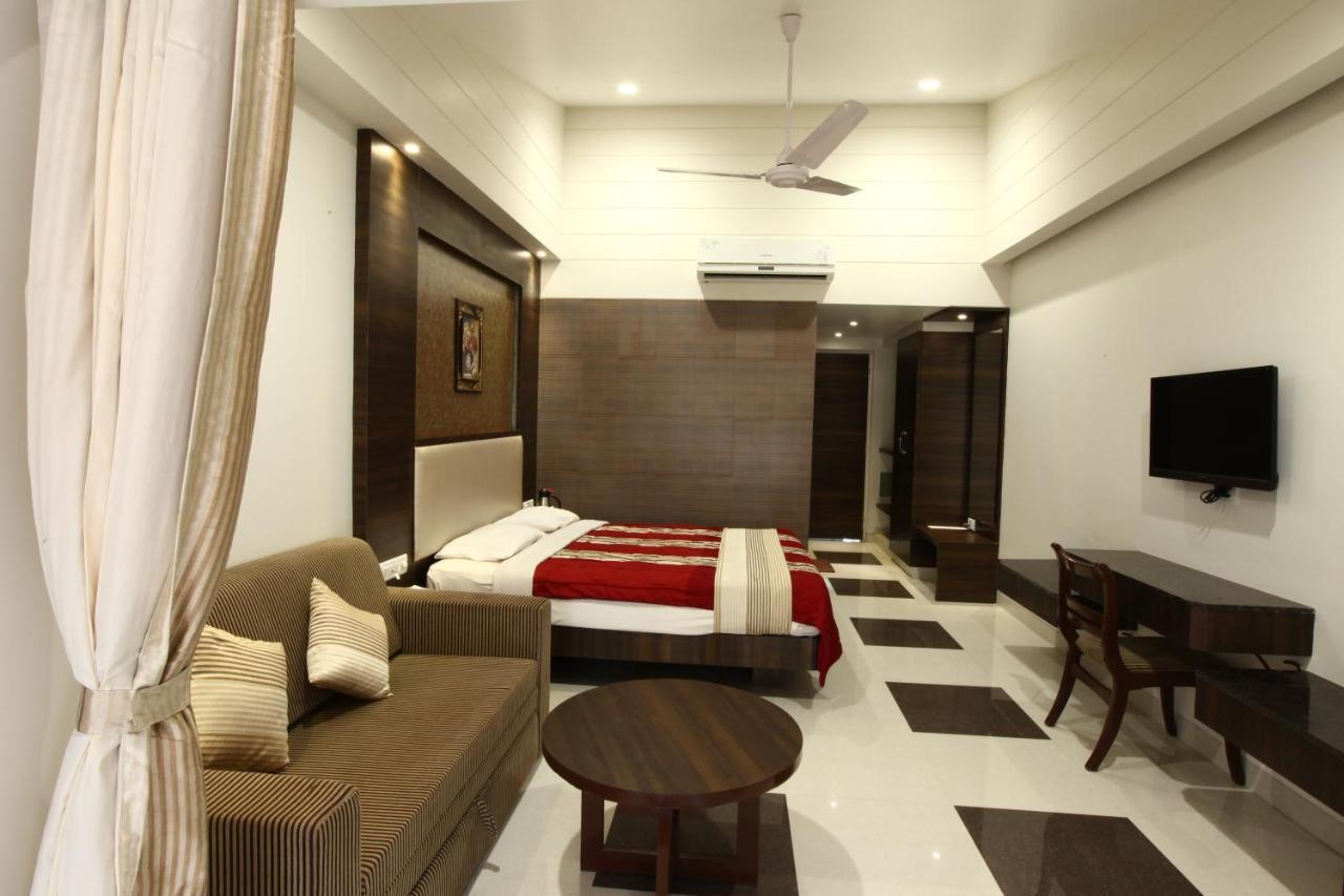Usha Ascot Hotel Matheran Exterior foto