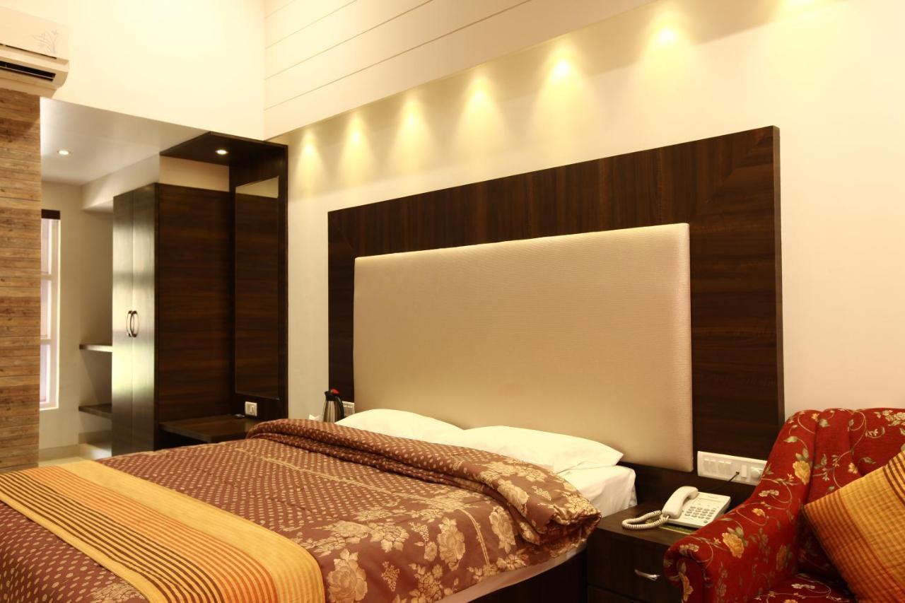 Usha Ascot Hotel Matheran Exterior foto